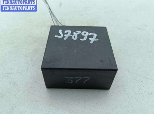 купить Реле стеклоочистителя (дворников) на Volkswagen Passat B5