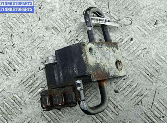 купить Петля двери задней левой на Volkswagen Passat B6