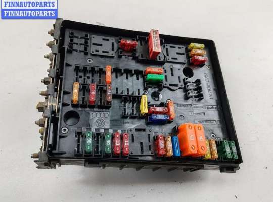 купить Блок предохранителей на Volkswagen Caddy (2004-2010)