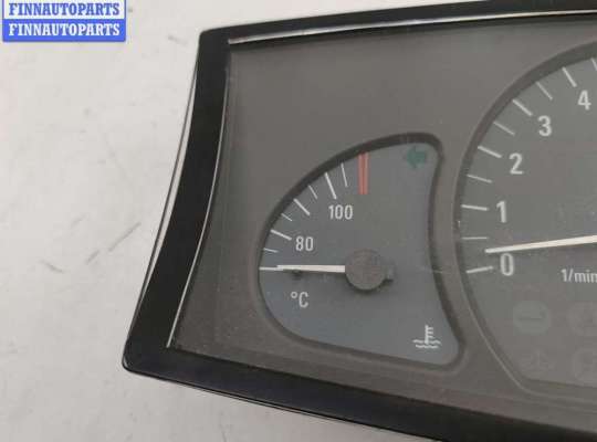 Щиток приборов на Opel Omega B