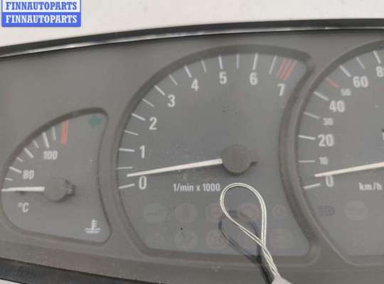 Щиток приборов на Opel Omega B