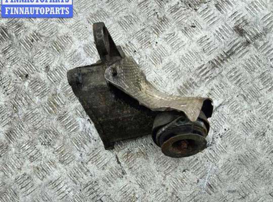 купить Кронштейн КПП опорный на Volkswagen Passat B5