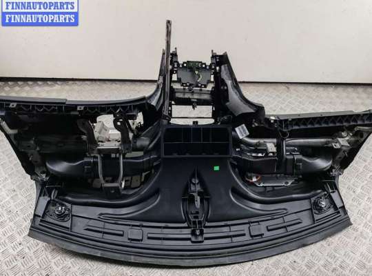 Панель передняя салона (Торпедо) на Peugeot 308 I (T7)