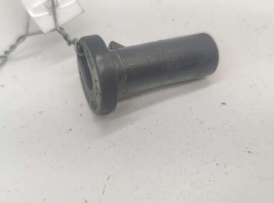 купить Кронштейн радиатора на Audi A6 C6 (2004-2011)