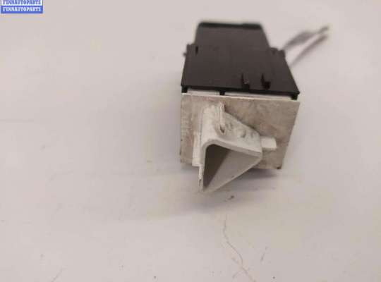 купить Кнопка аварийной сигнализации (аварийки) на Volkswagen Passat B6