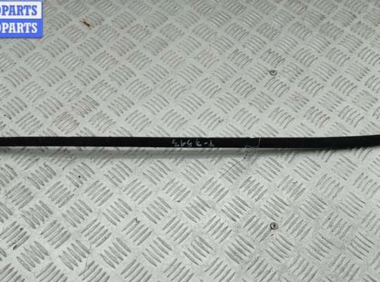 Молдинг лобового стекла VG2718379 на Volkswagen Passat B6