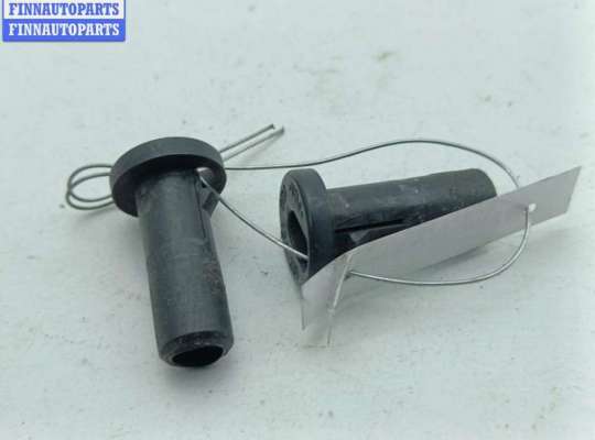 Купить Кронштейн радиатора на Audi A6 C5 (1997-2005) Кронштейн радиатора AU1659401 на Audi A6 C5 (1997-2005)