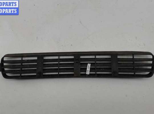 купить Решётка (заглушка) в бампер на Audi 80 B4 (1991-1996)