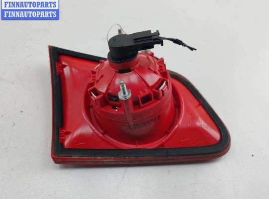 купить Фонарь крышки багажника правый на Volkswagen Passat B6