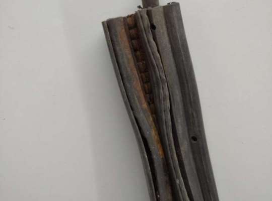 купить Уплотнитель двери передней правой на Ford Transit (2006-2014)