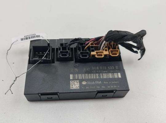 Купить Блок комфорта на Volkswagen Passat B6 Блок комфорта VG2405055 на Volkswagen Passat B6