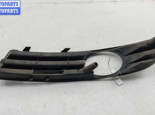 купить Рамка фары противотуманной правой на Volkswagen Passat B6