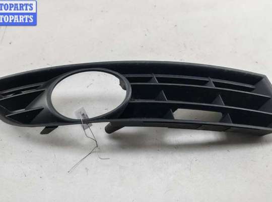 купить Рамка фары противотуманной правой на Volkswagen Passat B6