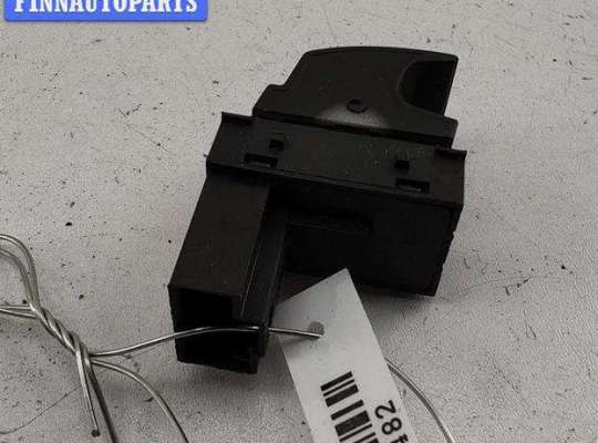 купить Кнопка открывания лючка топливного бака на Volkswagen Golf-5