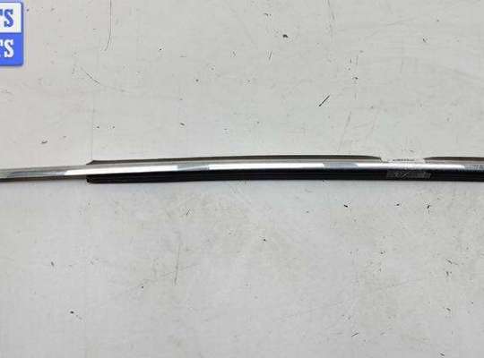 купить Молдинг стекла двери задней правой наружный на Ford Mondeo III (2000-2007)