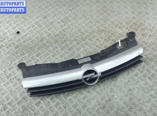 купить Решетка радиатора на Opel Astra H (2004-2009)