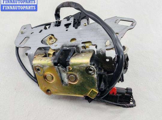 купить Замок двери сдвижной левый на Chrysler Voyager (2001-2007)