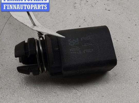 купить Датчик температуры на Volkswagen Passat B6