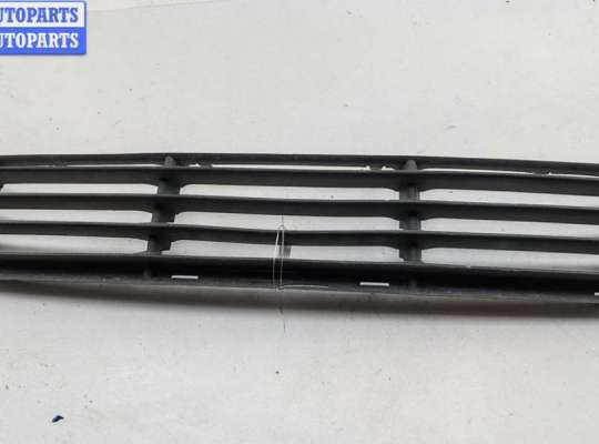 купить Решётка (заглушка) в бампер на Volkswagen Passat B5+ (GP)