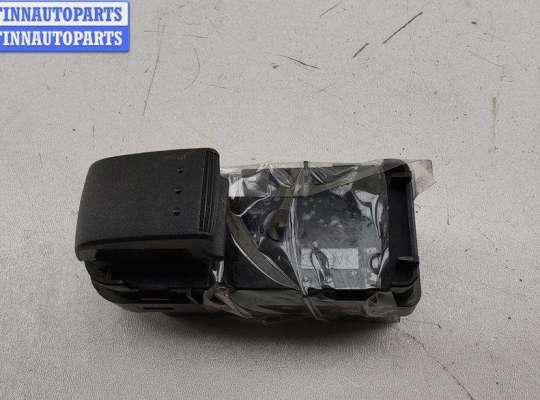 купить Кнопка стеклоподъемника заднего правого на Mazda 5