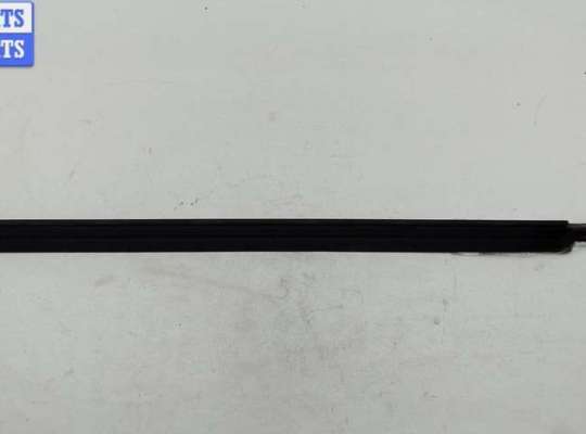 купить Молдинг стекла двери задней правой наружный на Ford Mondeo III (2000-2007)