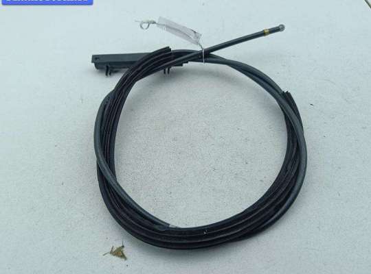 Трос капота на Volkswagen Passat B6 (3C)