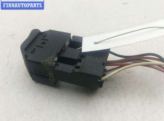 купить Кнопка стеклоподъемника переднего правого на Audi A4 B5 (1994-2001)