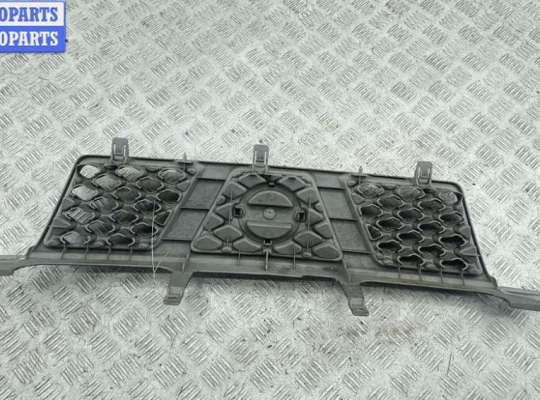 купить Решетка радиатора на Nissan X-Trail (2001-2007) T30