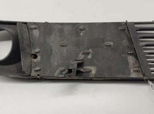 купить Решётка (заглушка) в бампер на Audi A6 C5 (1997-2005)