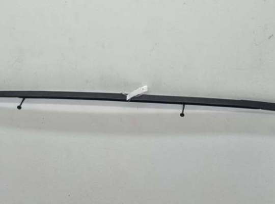 купить Молдинг лобового стекла на Volkswagen Passat B6