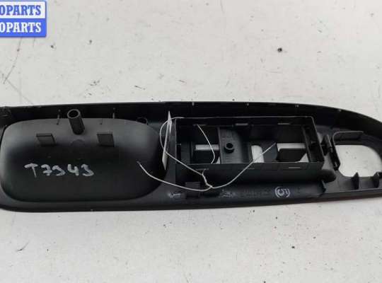 купить Ручка двери внутренняя передняя левая на Volkswagen Passat B6