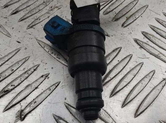 купить Форсунка топливная на Volkswagen Passat B5