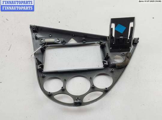 купить Рамка магнитолы на Ford Focus I (1998-2005)