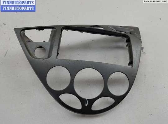 купить Рамка магнитолы на Ford Focus I (1998-2005)