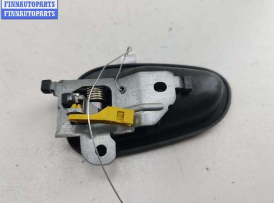 купить Ручка двери внутренняя передняя правая на Mitsubishi Space Star (1998-2005)