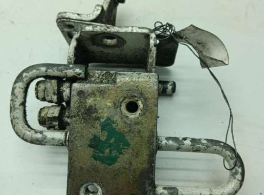 купить Петля двери задней левой на Volkswagen Passat B5