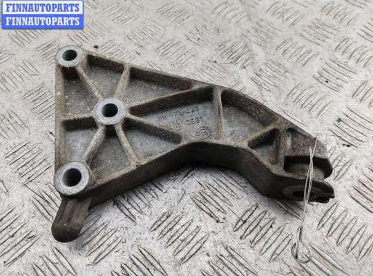 Кронштейн КПП на Opel Zafira A