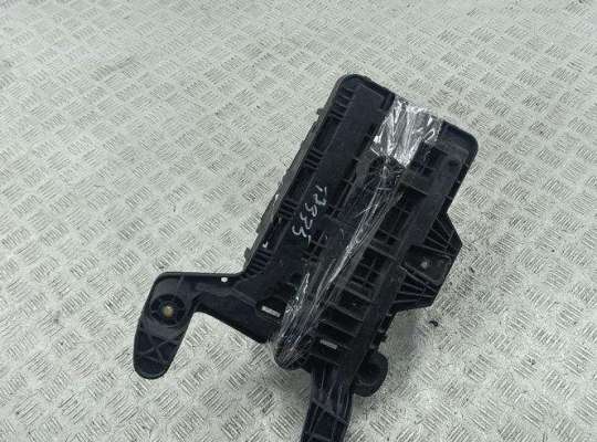 купить Кожух аккумулятора (короб АКБ) на Audi A3 8P (2003-2012)