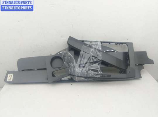 Накладка декоративная на торпедо VG2758584 на Volkswagen Passat B6