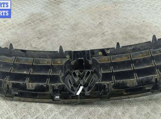 купить Решетка радиатора на Volkswagen Touareg