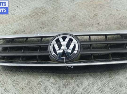 купить Решетка радиатора на Volkswagen Touareg