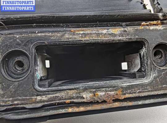 купить Кнопка открывания багажника на Volkswagen Passat B6
