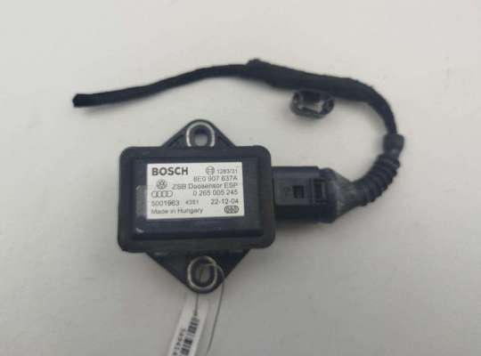 Купить Датчик ускорения на Volkswagen Passat B5+ (GP) Датчик ускорения VG2723907 на Volkswagen Passat B5+ (GP)