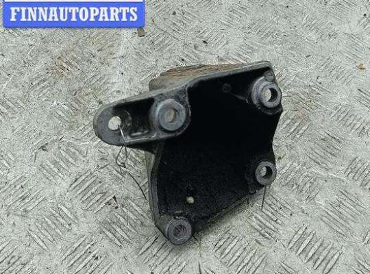купить Кронштейн КПП опорный на Volkswagen Passat B5