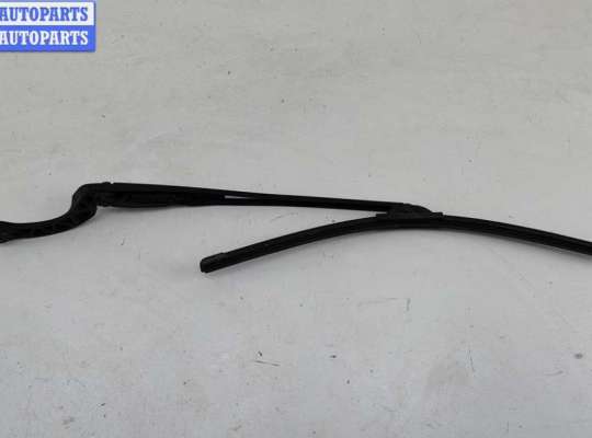 купить Щеткодержатель (поводок стеклоочистителя) передний на Audi A4 B6 (2001-2004)