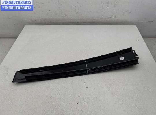 купить Накладка двери задней левой на Volkswagen Passat B5+ (GP)