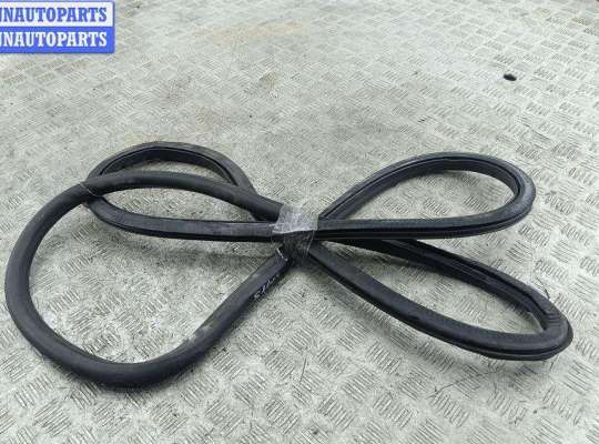 купить Уплотнитель двери передней левой на Volkswagen Passat B6