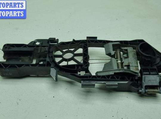 купить Корпус (держатель) ручки двери задней левой на Volkswagen Passat B6