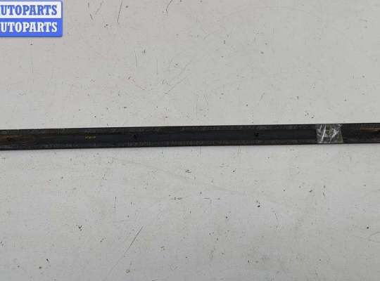 купить Молдинг двери задней правой на Volkswagen Passat B5