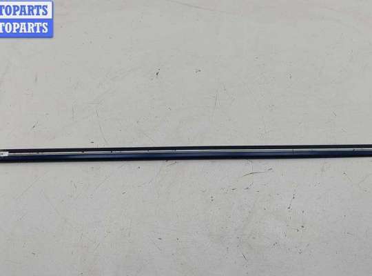 купить Молдинг двери передней правой на Volkswagen Bora